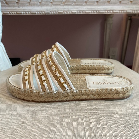 Chanel Sandal Espadrilles slide beige and white with chain detail size 38 - Picture 8 of 17